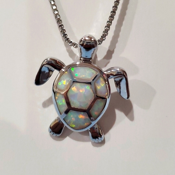 Jewelry - Sea Turtle Necklace Sparkling White Costume Jewelry L👀K 🐢 So Sweet New